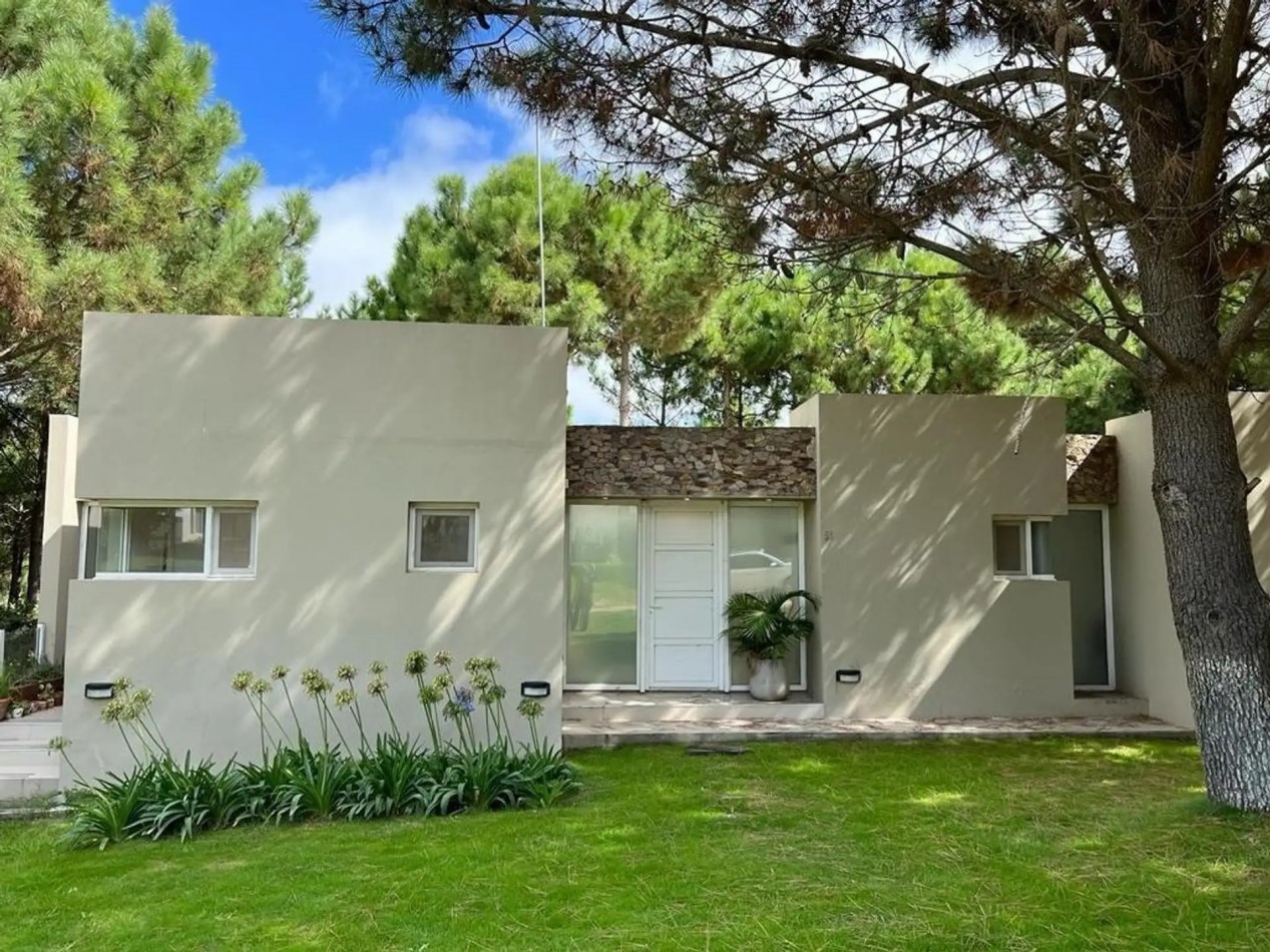 CASA EN BARRIO RESIDENCIAL 1 COSTA ESMERALDA