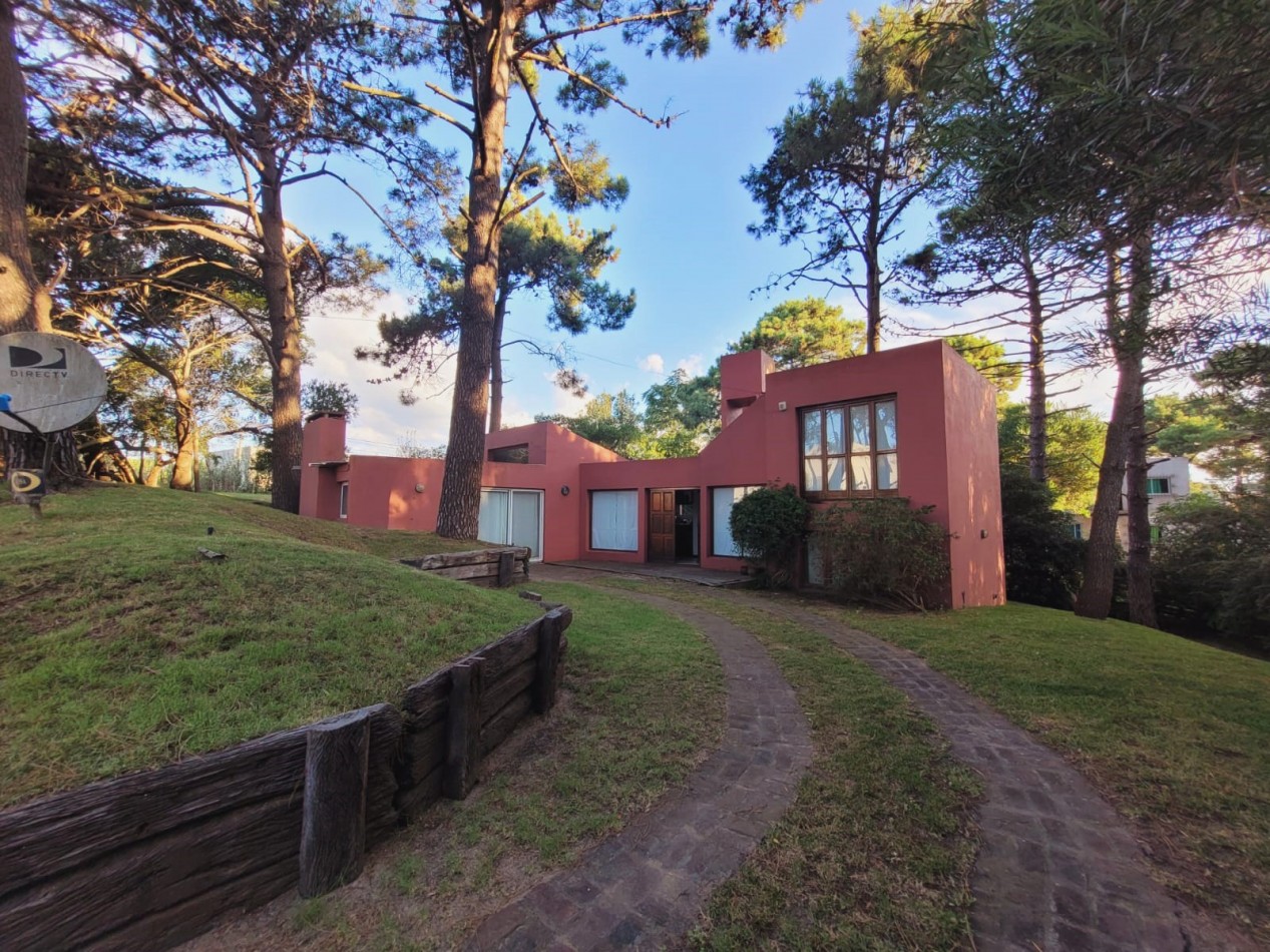 Casa 3 ambientes con Piscina - Ostende - A reciclar