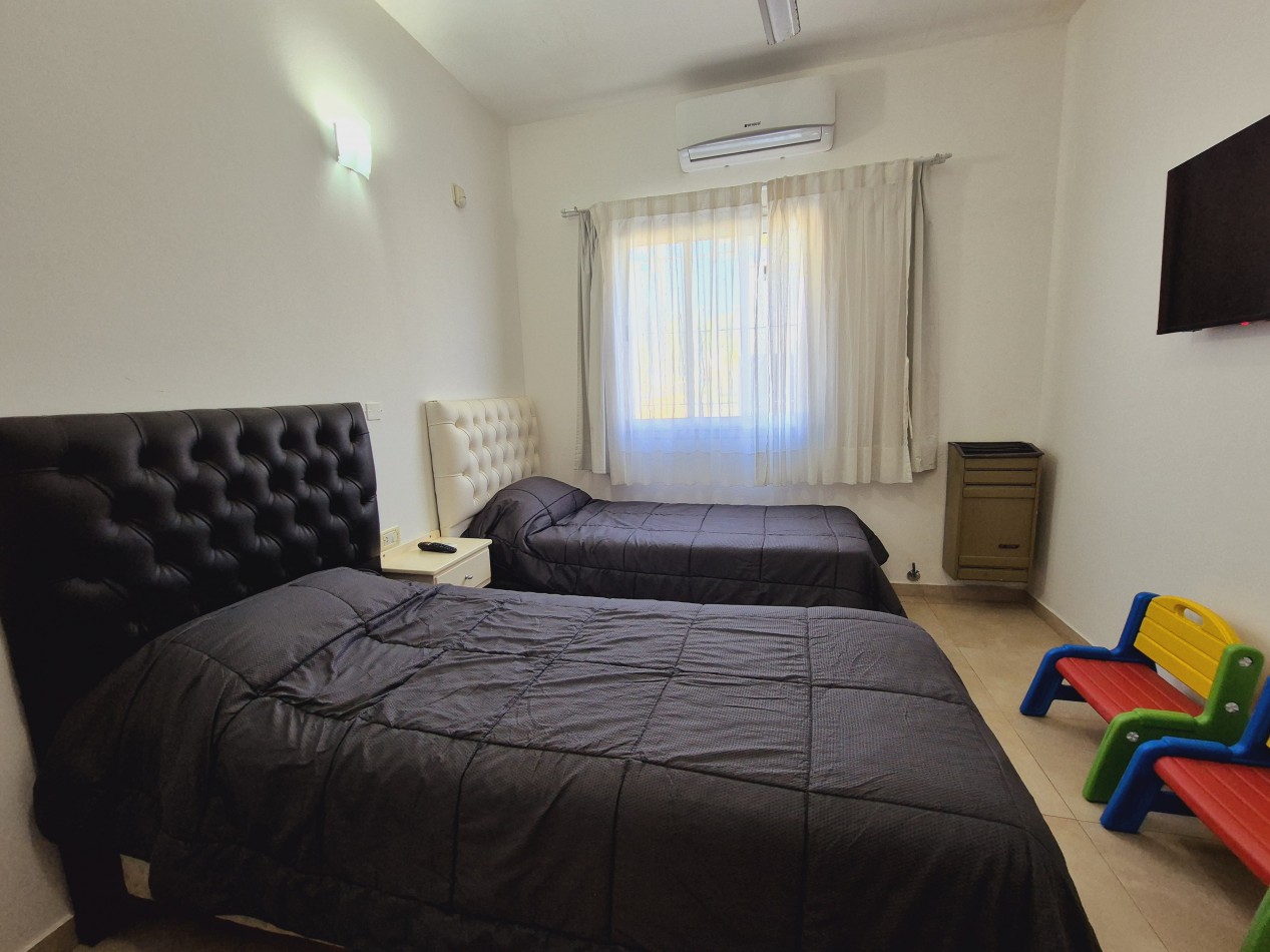 Venta de casa estilo moderno en Valeria del Mar