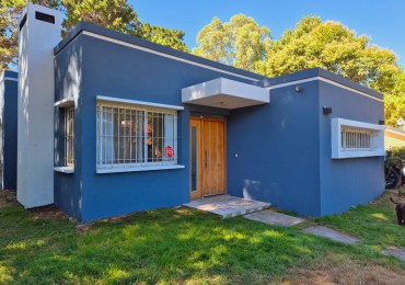 Venta de casa estilo moderno en Valeria del Mar