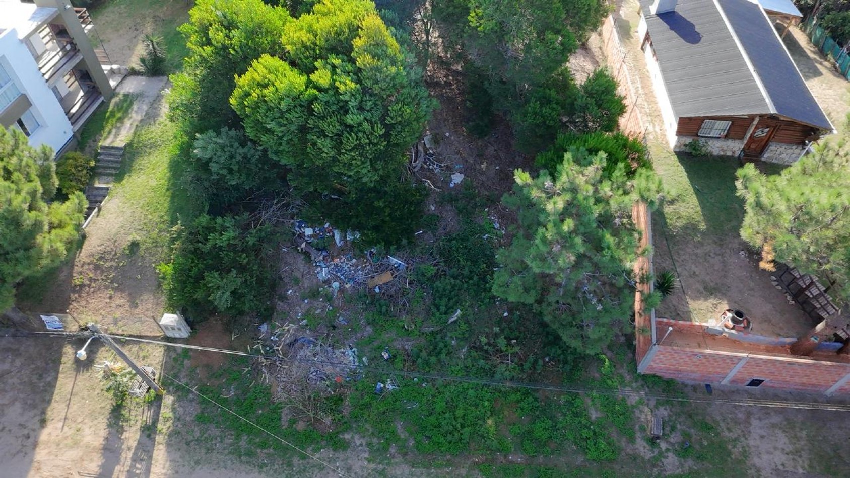 Oportunidad Unica en el Corazon de Villa Gesell - Lote Ideal para Desarrollo Residencial o Turistico
