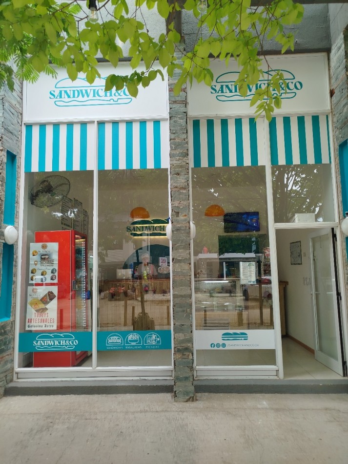 ¡Oportunidad unica en Mar Azul!  FONDO DE COMERCIO LISTO PARA ABRIR - HABILITACION VIGENTE
