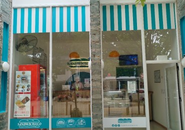 ¡Oportunidad unica en Mar Azul!  FONDO DE COMERCIO LISTO PARA ABRIR - HABILITACION VIGENTE