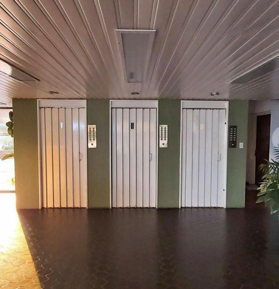 PINAMAR - DEPARTAMENTO 3 AMBIENTES C/COCHERA EN VENTA - EDIFICIO PLAYA II