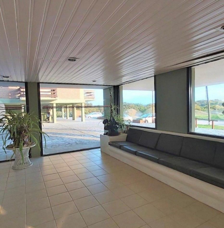 PINAMAR - DEPARTAMENTO 3 AMBIENTES C/COCHERA EN VENTA - EDIFICIO PLAYA II