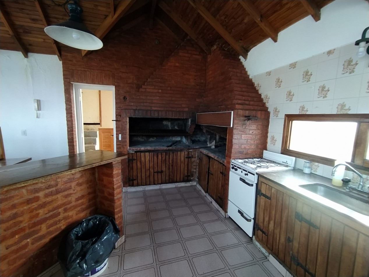 DEPARTAMENTO 2 AMBIENTES EN VENTA - GESELL CENTRO - VISTA AL MAR - COCHERA - TODOS LOS SERVICIOS 