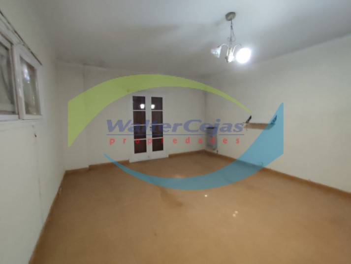 CASA 4 AMBIENTES - SOBRE LOTE MULTIFAMILIAR HOTELERO - GESELL CENTRO 