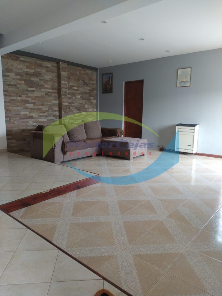 CASA 4 AMBIENTES - SOBRE LOTE COMERCIAL - GESELL ZUR - BOULEVARD 