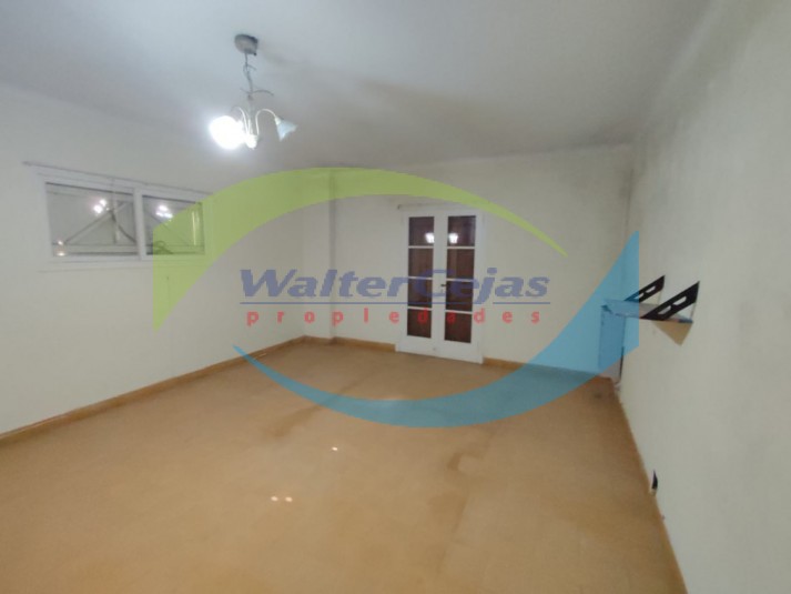 CASA 4 AMBIENTES - SOBRE LOTE MULTIFAMILIAR HOTELERO - GESELL CENTRO 
