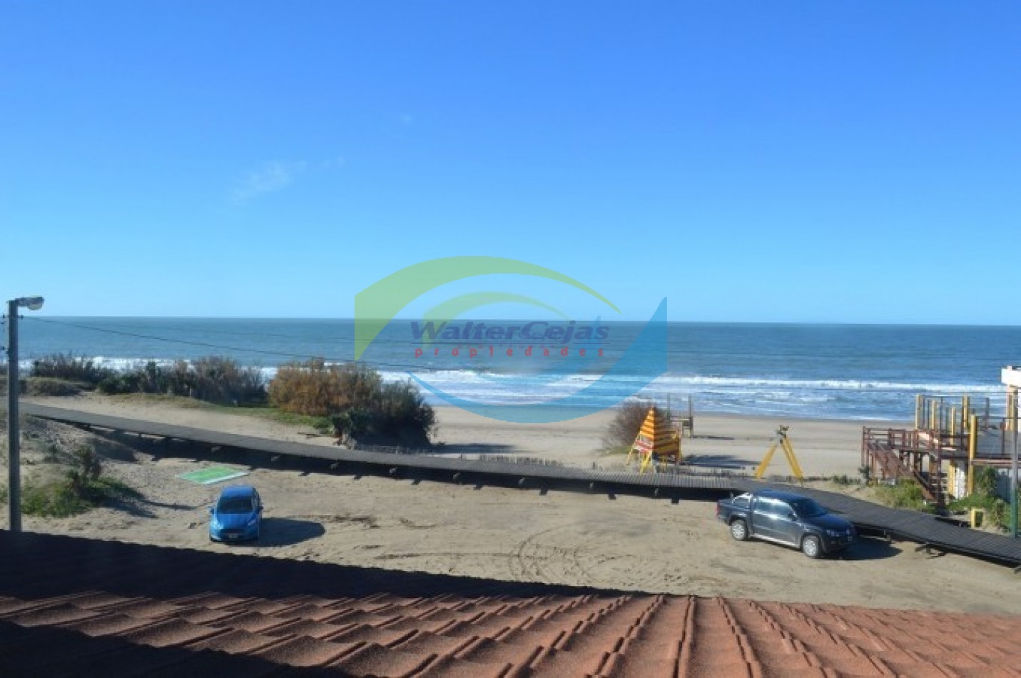 TRIPLEX 4 AMBIENTES - TODOS LOS SERVICIOS - GESELL CENTRO 