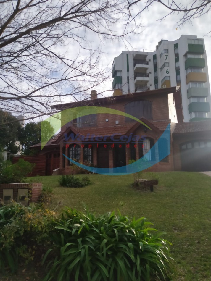 TRIPLEX DE CATEGORIA EN BARRIO NORTE 