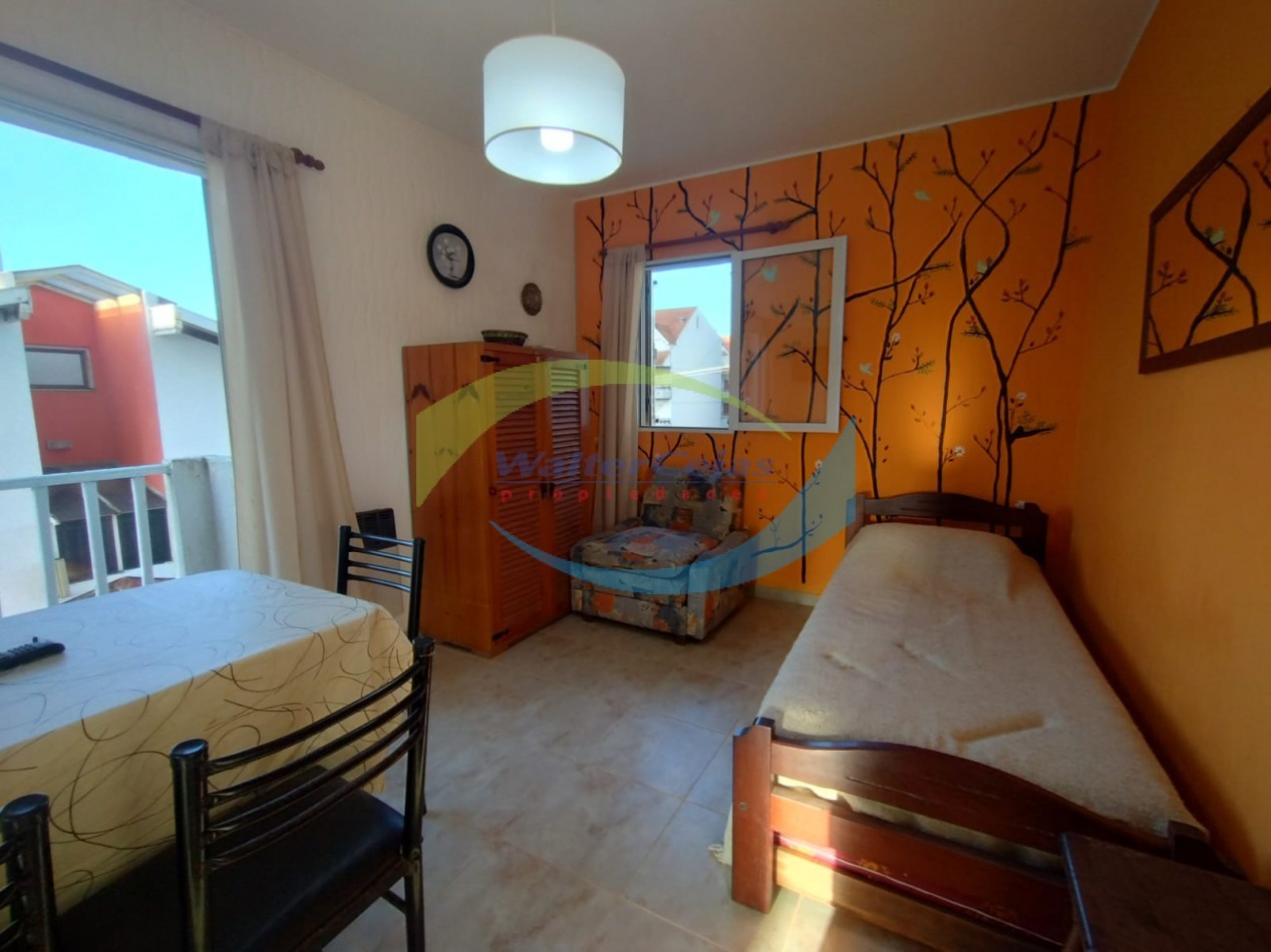 DEPARTAMENTO 2 AMBIENTES - GESELL CENTRO - GAS NATURAL Y COCHERA 