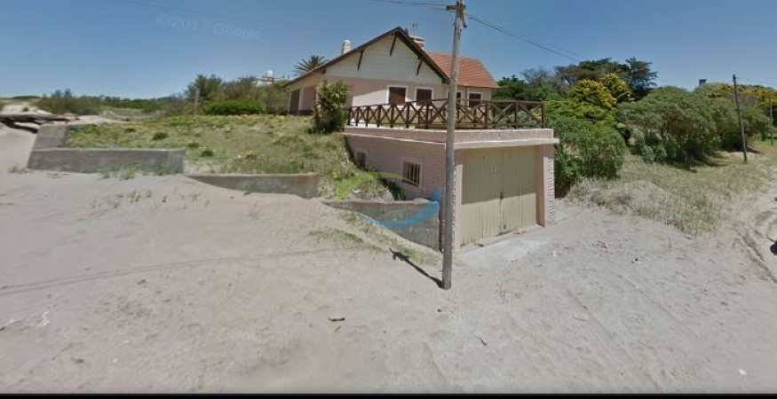 CASA CON VISTA AL MAR