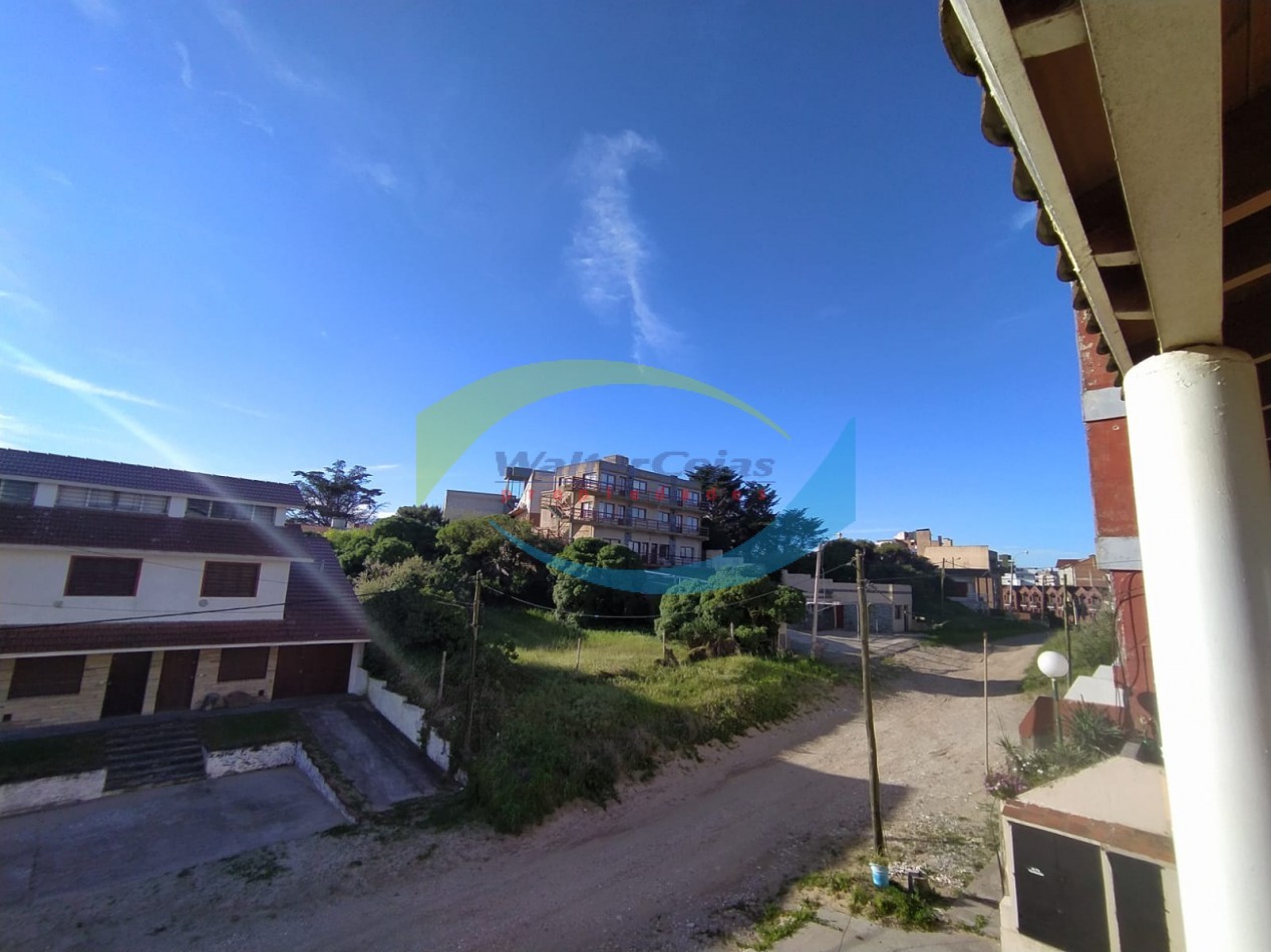 TRIPLEX 4 AMBIENTES - TODOS LOS SERVICIOS - 50 MTS DEL MAR  -  6 UNIDADES DISPONIBLES 