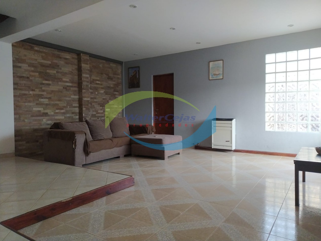 CASA 4 AMBIENTES - SOBRE LOTE COMERCIAL - GESELL ZUR - BOULEVARD 