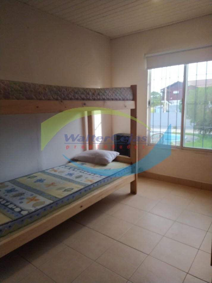CASA 4 AMBIENTES - SOBRE LOTE COMERCIAL - GESELL ZUR - BOULEVARD 