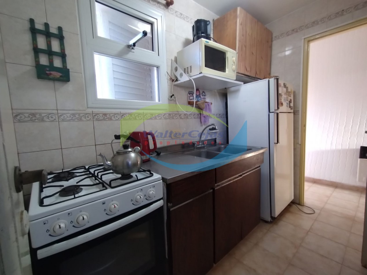 DEPARTAMENTO 2 AMBIENTES - GESELL CENTRO - GAS NATURAL Y COCHERA 