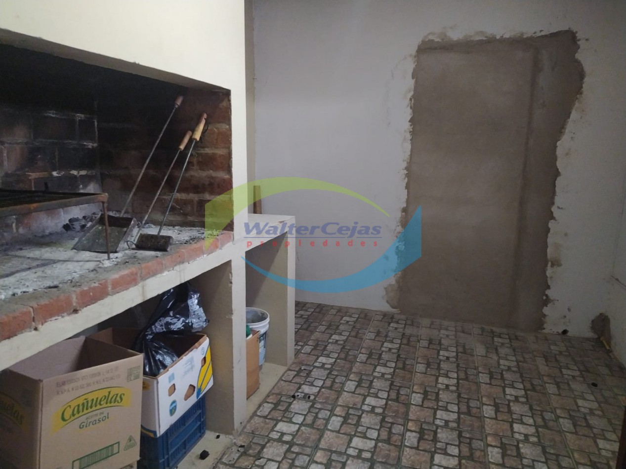 CASA 4 AMBIENTES - SOBRE LOTE COMERCIAL - GESELL ZUR - BOULEVARD 