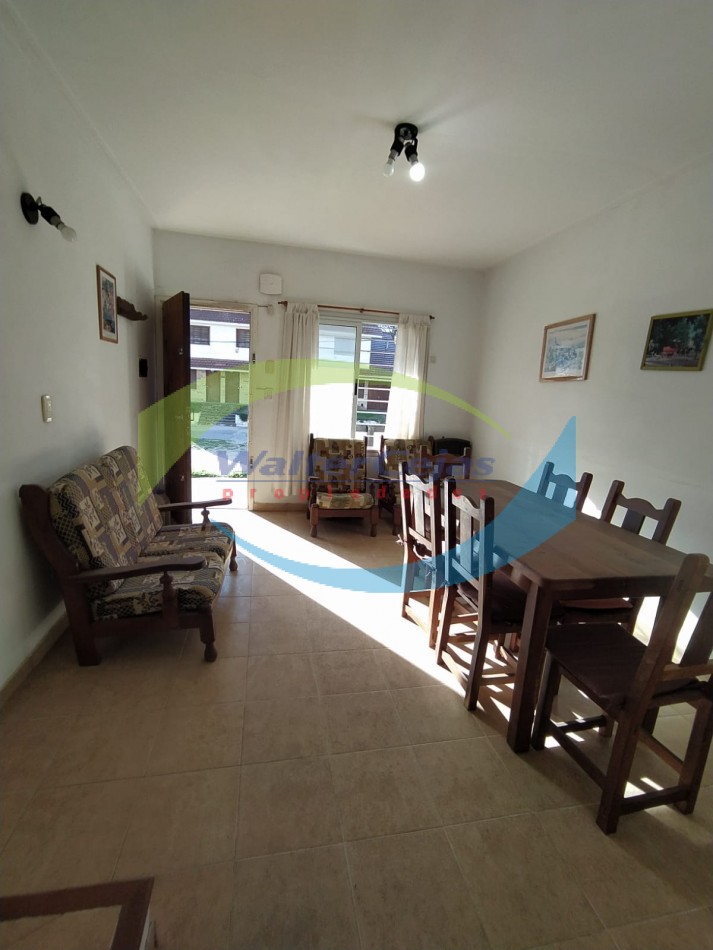 TRIPLEX 4 AMBIENTES - TODOS LOS SERVICIOS - 50 MTS DEL MAR  -  6 UNIDADES DISPONIBLES 