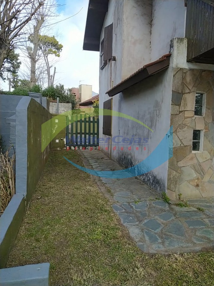 CASA 4 AMBIENTES - BARRIO HIPOCAMPO 