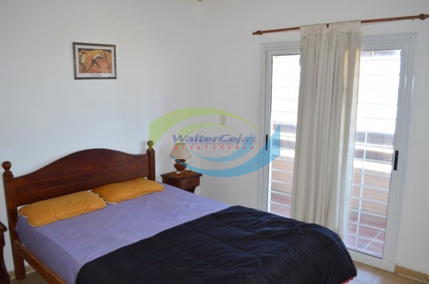 TRIPLEX 4 AMBIENTES - TODOS LOS SERVICIOS - GESELL CENTRO 