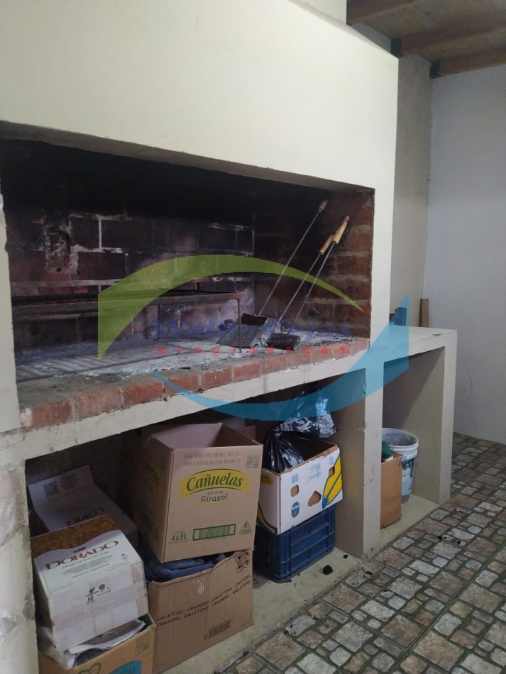 CASA 4 AMBIENTES - SOBRE LOTE COMERCIAL - GESELL ZUR - BOULEVARD 