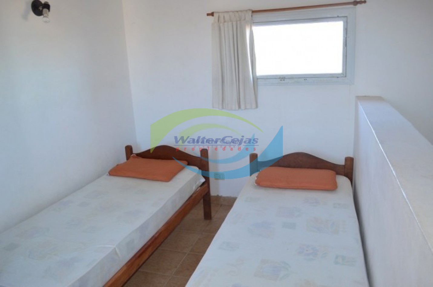  TRIPLEX 4 AMBIENTES - TODOS LOS SERVICIOS - VISTA AL MAR - GESELL CENTRO 