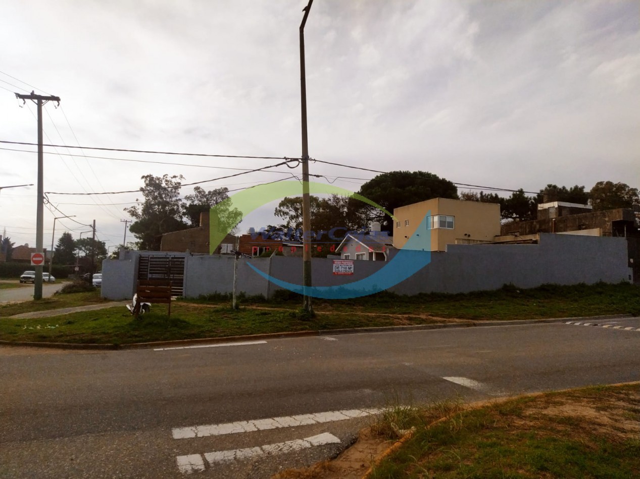 CASA 4 AMBIENTES - SOBRE LOTE COMERCIAL - GESELL ZUR - BOULEVARD 