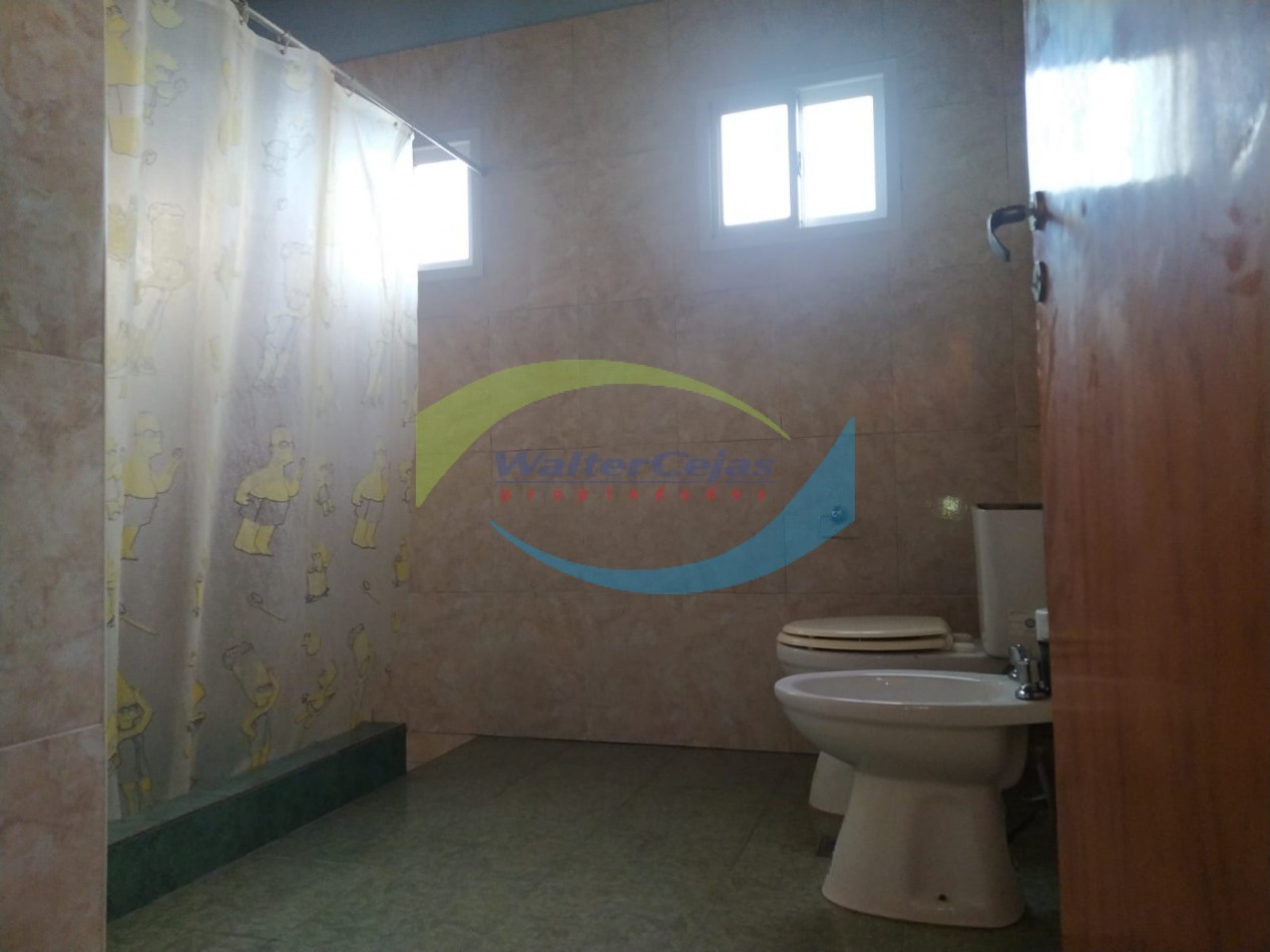 CASA 4 AMBIENTES - SOBRE LOTE COMERCIAL - GESELL ZUR - BOULEVARD 