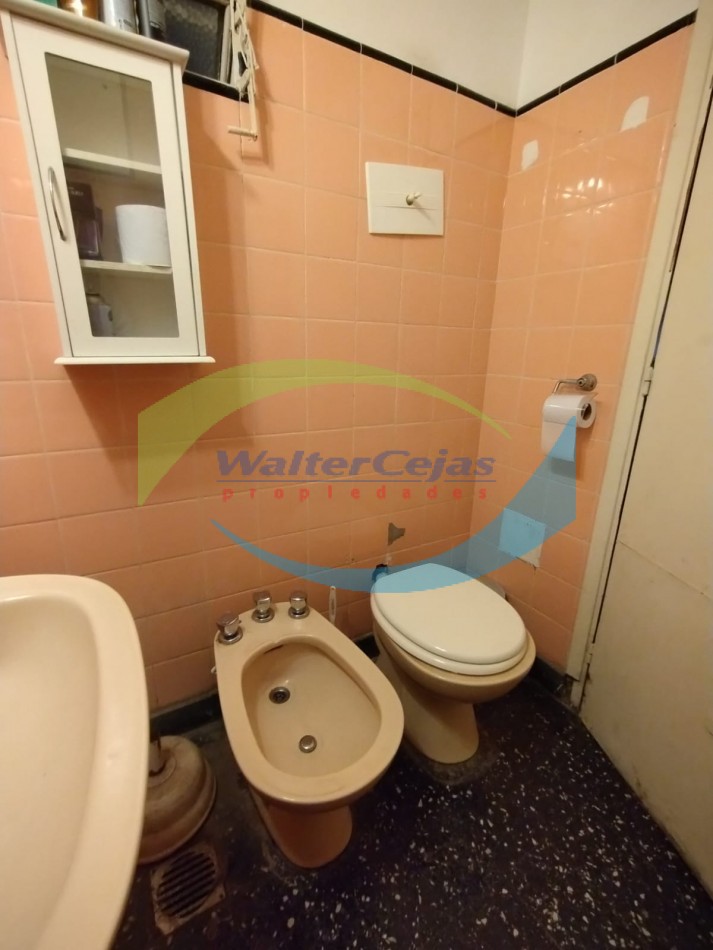 CASA EN VENTA SOBRE LOTE MULTIFAMILIAR HOTELERO