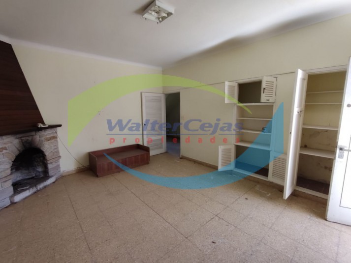 CASA 4 AMBIENTES - SOBRE LOTE MULTIFAMILIAR HOTELERO - GESELL CENTRO 