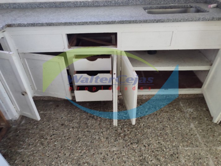 CASA 4 AMBIENTES - SOBRE LOTE MULTIFAMILIAR HOTELERO - GESELL CENTRO 