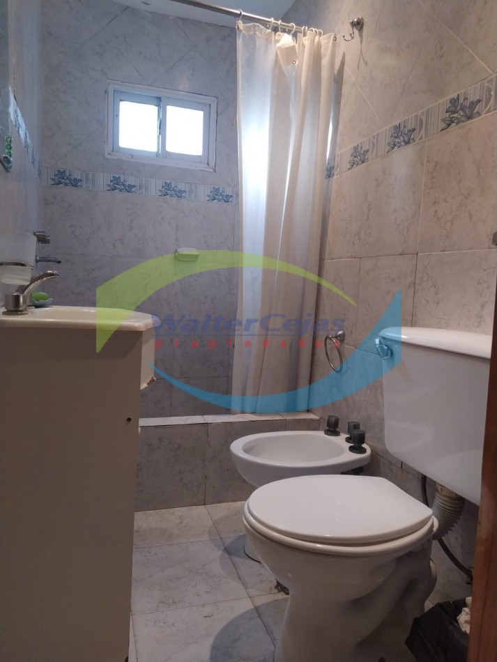 CASA 4 AMBIENTES - SOBRE LOTE COMERCIAL - GESELL ZUR - BOULEVARD 