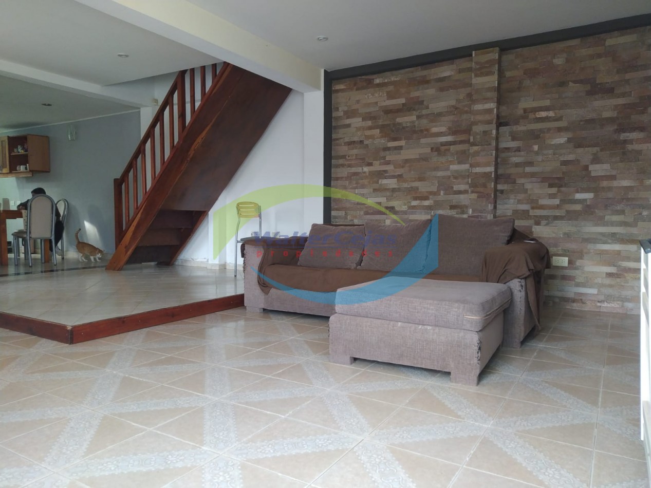 CASA 4 AMBIENTES - SOBRE LOTE COMERCIAL - GESELL ZUR - BOULEVARD 