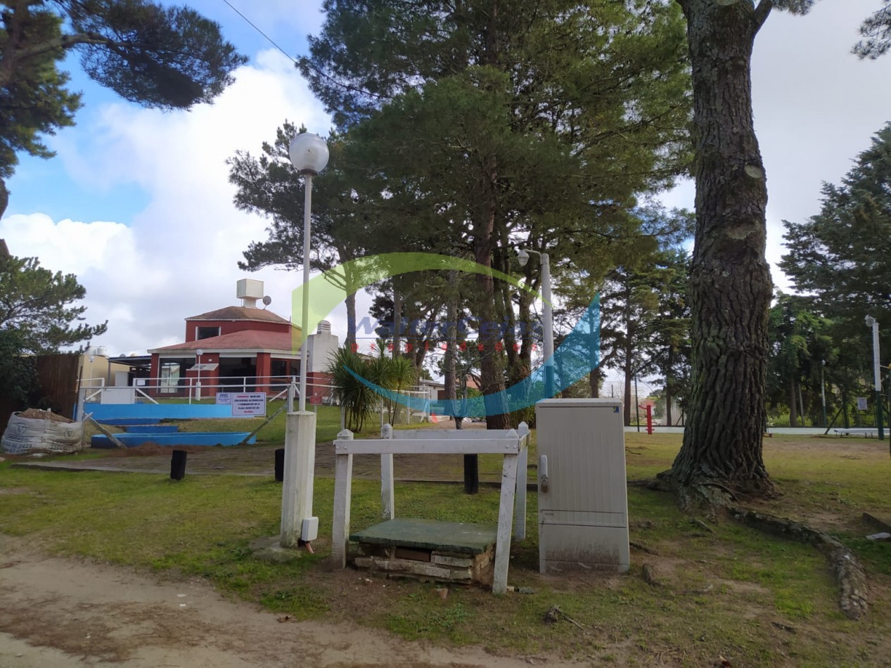 CASA 4 AMBIENTES - BARRIO HIPOCAMPO 