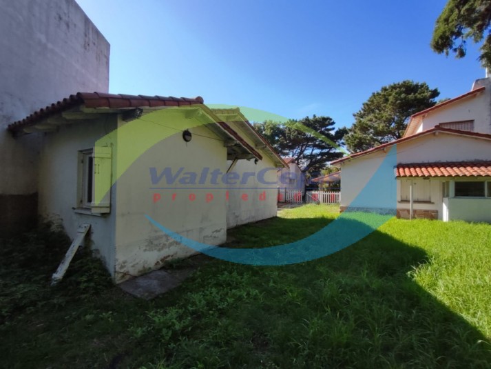 CASA 4 AMBIENTES - SOBRE LOTE MULTIFAMILIAR HOTELERO - GESELL CENTRO 