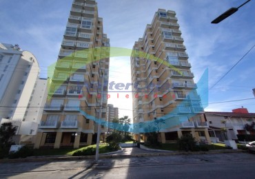 GESELL CENTRO - DEPARTAMENTO 2 AMBIENTES EN VENTA - CON GAS NATURAL 