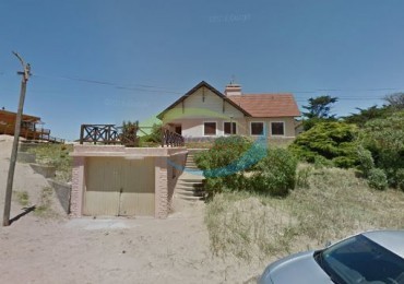 CASA CON VISTA AL MAR