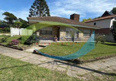 CASA 5 AMBIENTES - GESELL CENTRO - 
